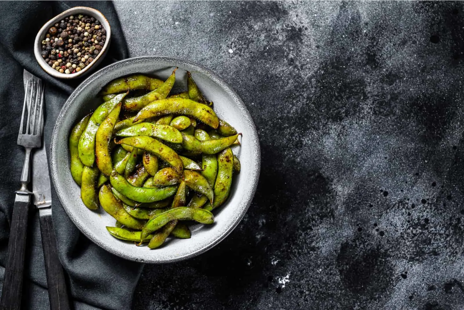 cooked edammame in a bowl