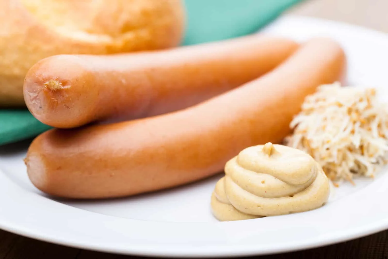 Vienna sausages with bread, horseradish and mustard