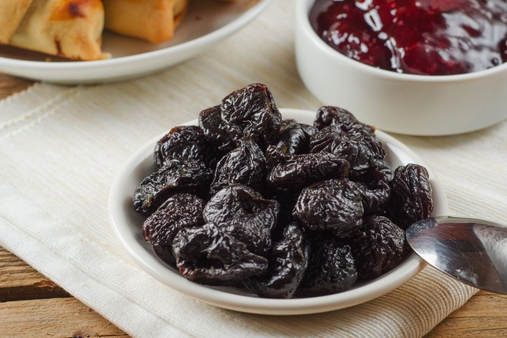 Can Dogs Eat Prunes? Safe Foods For Dogs