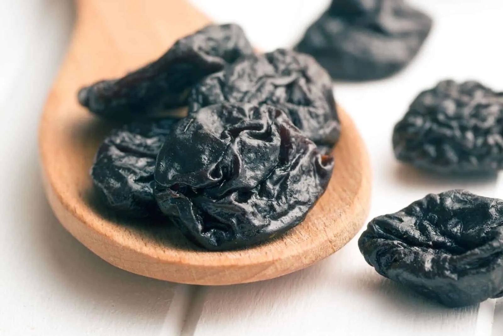 are prunes bad for dogs to eat