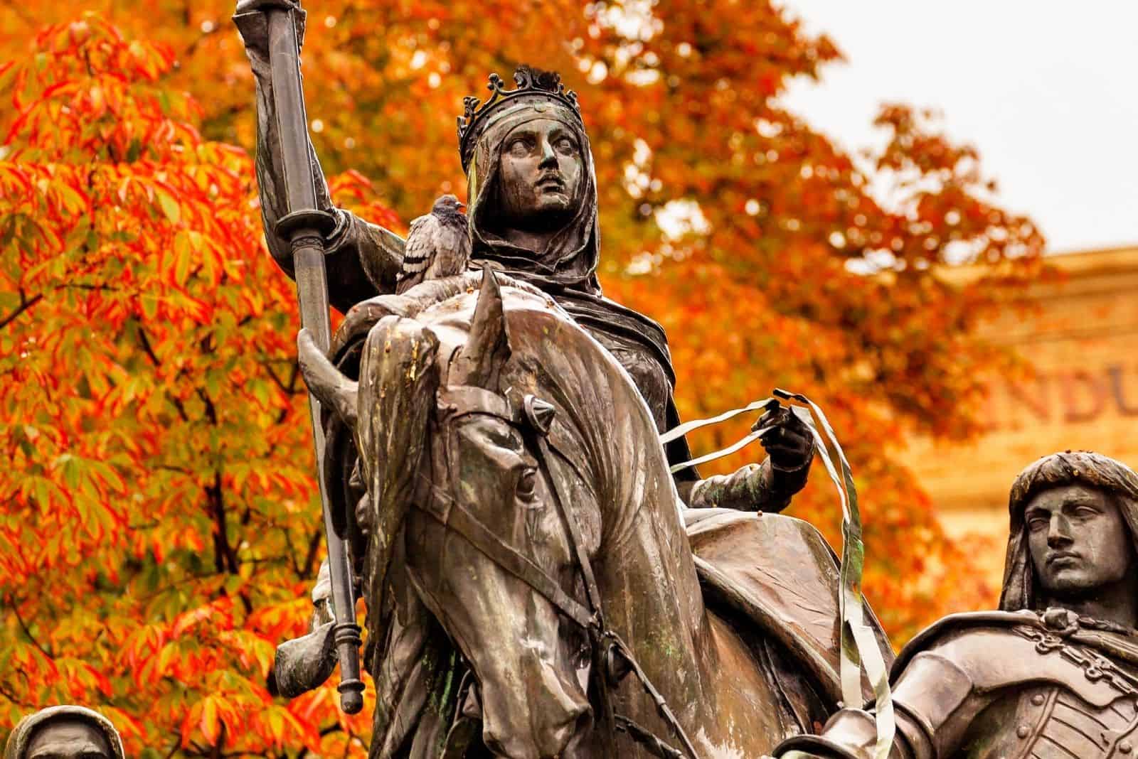 Queen Isabella statue marching into Granada 1492 Paseo dela Castelle