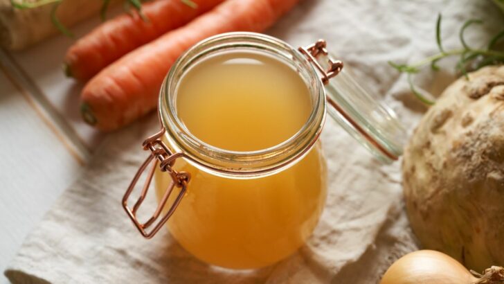 9 Best Bone Broths For Dogs