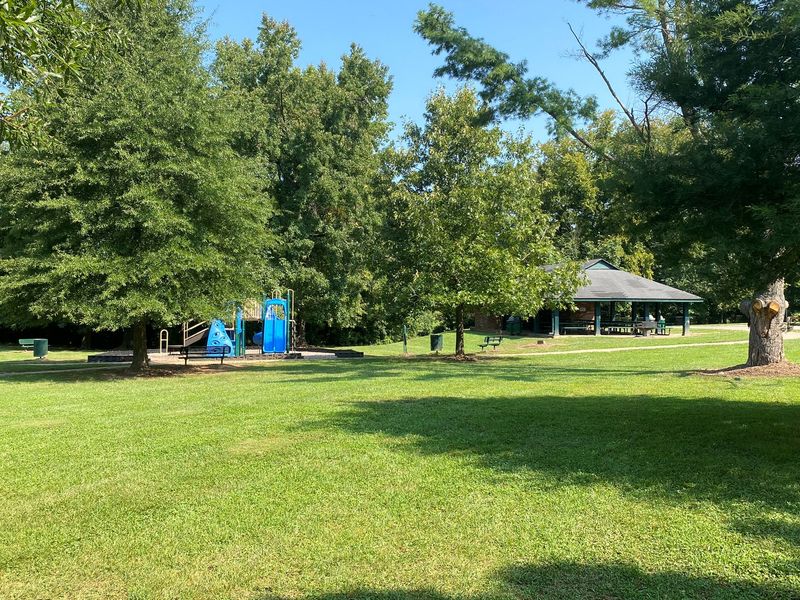 East Frankfort Bark Park: Historic Riverside Retreat