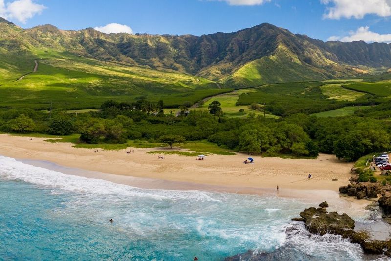 Mākua (Keawaʻula) Beach: Wild Wonders For Adventurous Dogs