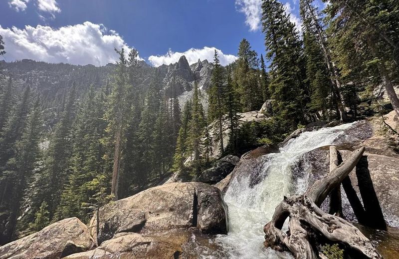 Willow Creek Falls: Refreshing Splash Zone