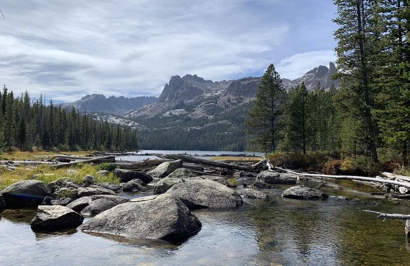 Hell Roaring Lake Trail (Sawtooth Wilderness)