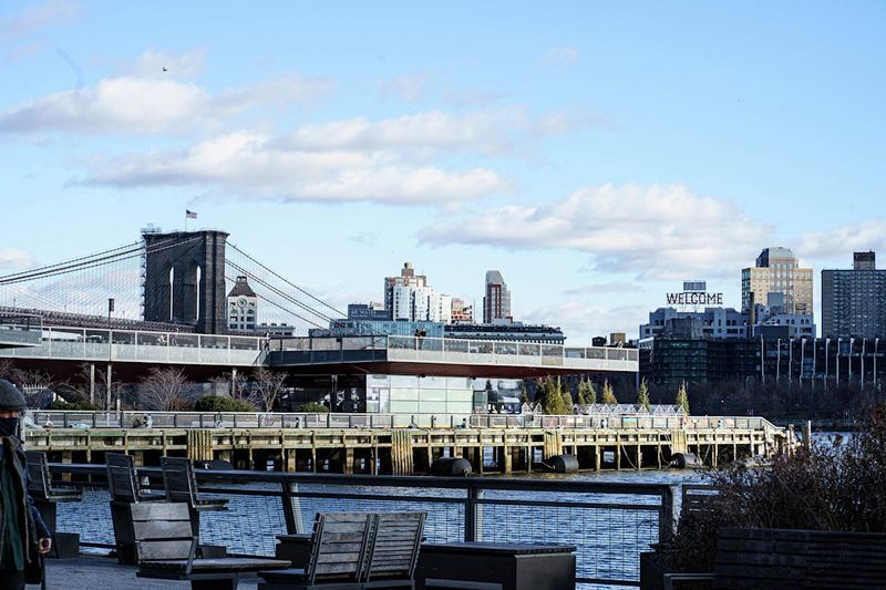 East River Waterfront Esplanade: Lower Manhattan's Luxury Run