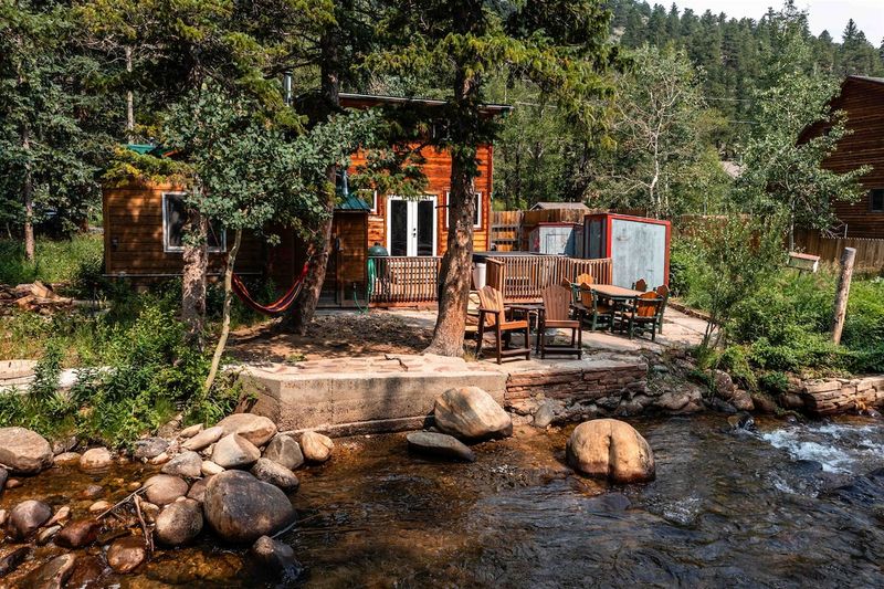 Lyons' Riverside Retreats