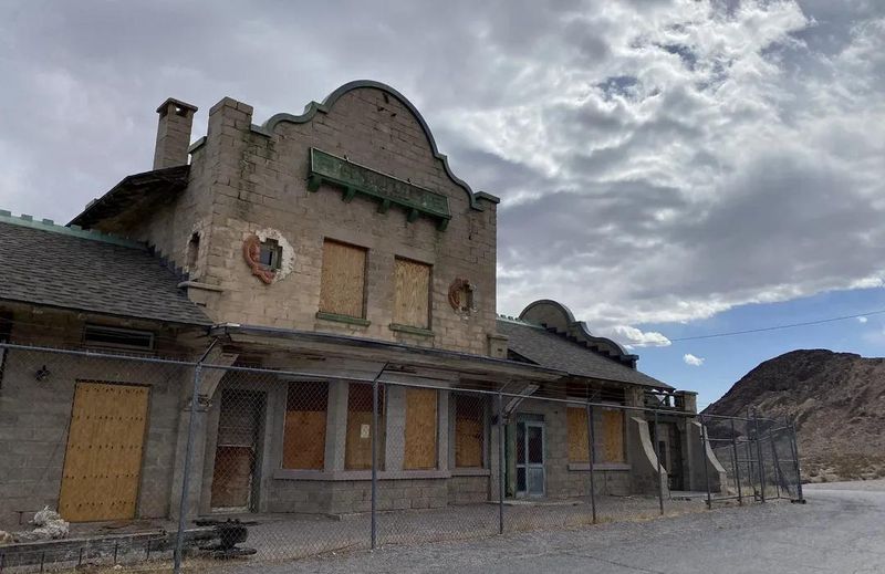 Rhyolite Train Depot: Canine-Approved Historic Landmark