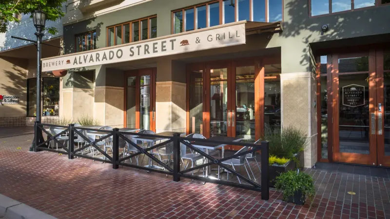 Alvarado Street Brewery & Grill – Monterey