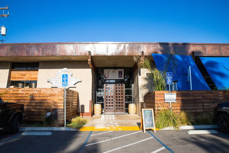 Belching Beaver Brewery Tavern & Grill – Vista