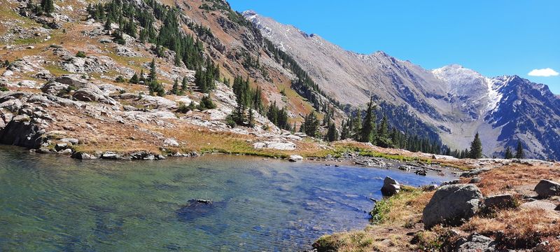 Pitkin Lake: Secluded Mountain Retreat
