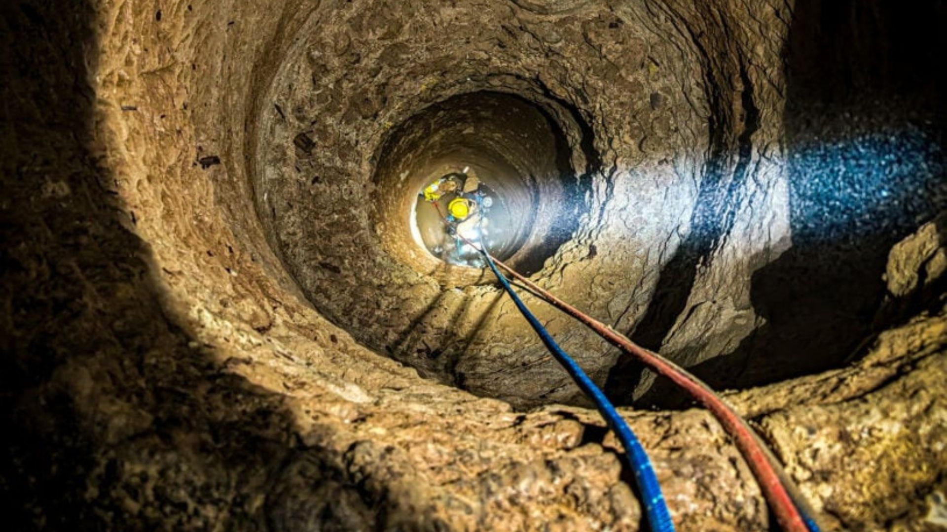 California Dog Waits Sixty Feet Below Ground While Rescuers Plan A Daring Mission